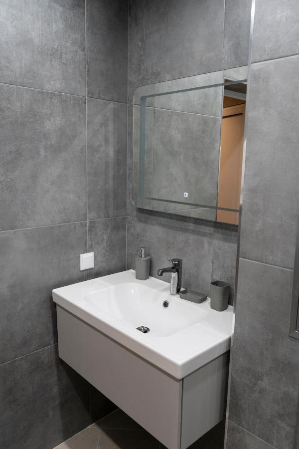 Ferienwohnung Urban Elegance By Eagles' Bridge Sofia Exterior foto